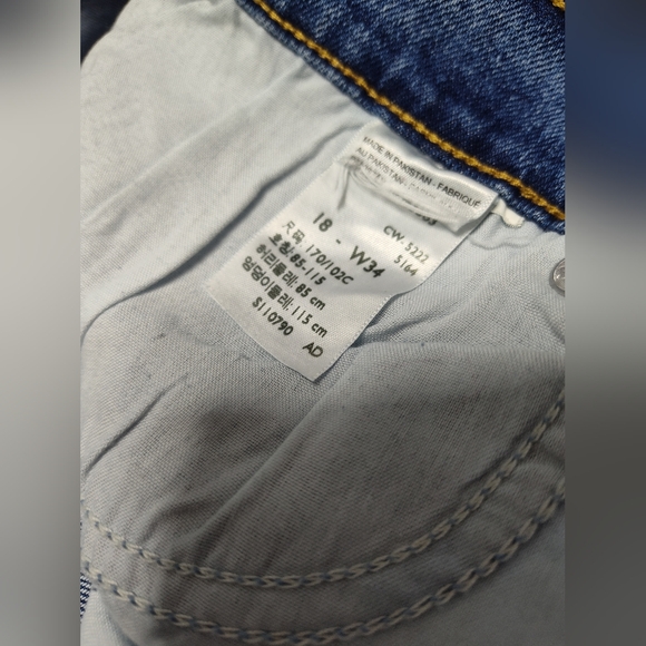 Levi's Light Blue Denim Jeans - Picture 5 of 11